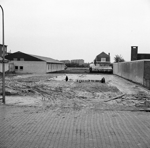 60242 Gezicht op de aanleg van een parkeerplaats op het terrein van de Tabaksfabriek, koffiebranderij, theehandel en ...